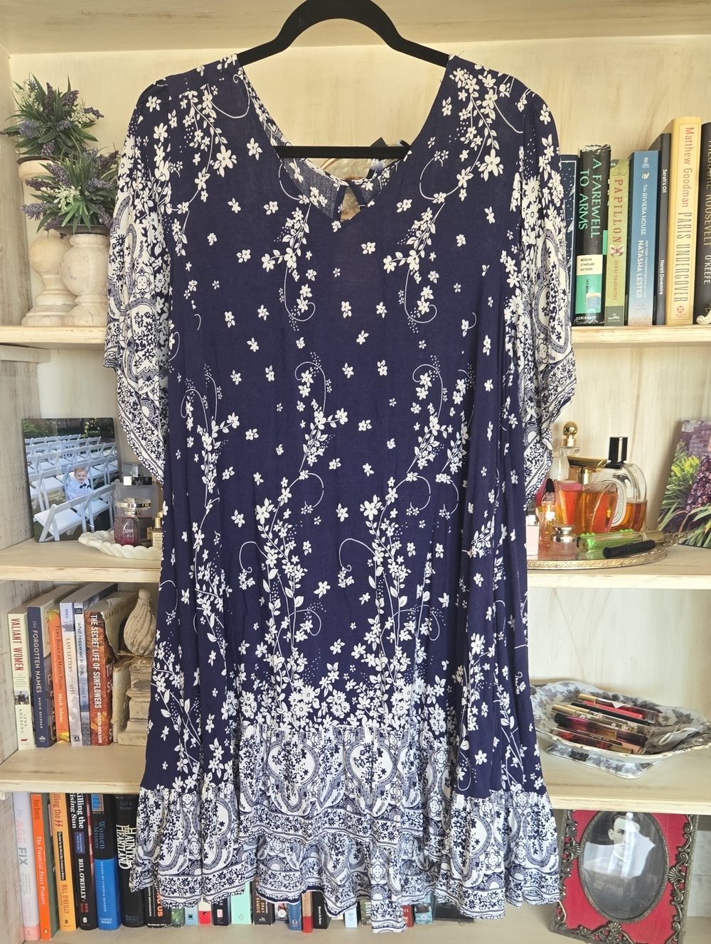 Suzanne Betro Navy & White Floral V-Neck Swing Tunic